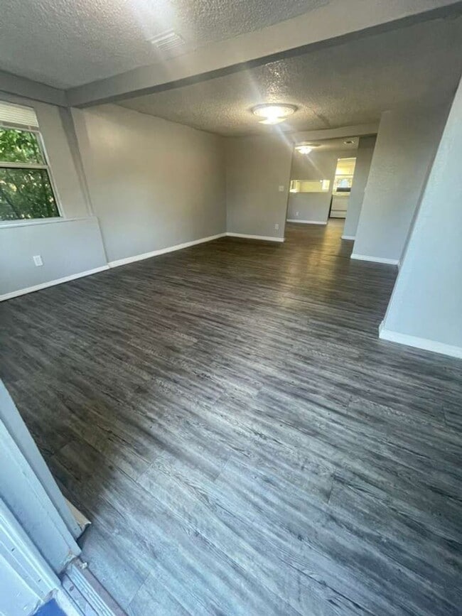 Building Photo - 2/1 St Pete Move In Ready | Apply for FREE This Holiday Season!