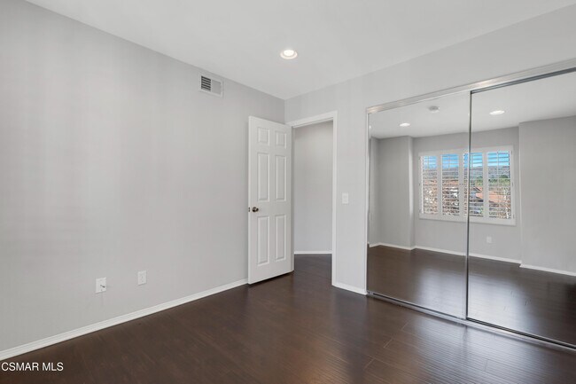 Building Photo - 487 Bernini Ct