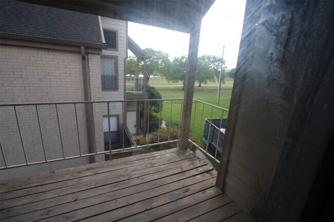 Building Photo - 8263 Sands Point Dr