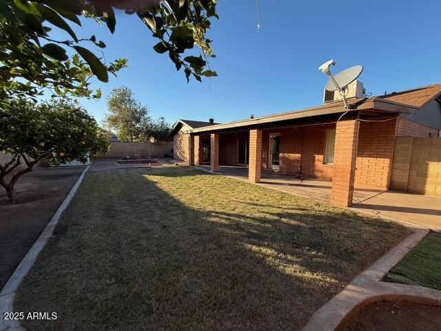 Building Photo - 1105 W Juanita Ave