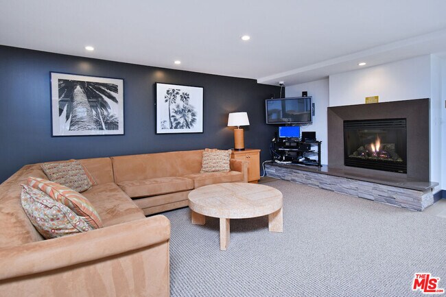 Building Photo - 11640 Woodbridge St