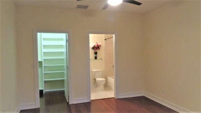 Building Photo - 1825 Bridgepointe Cir