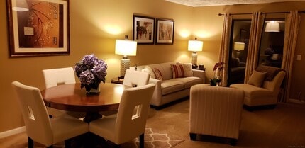 Building Photo - 460 Savin Ave