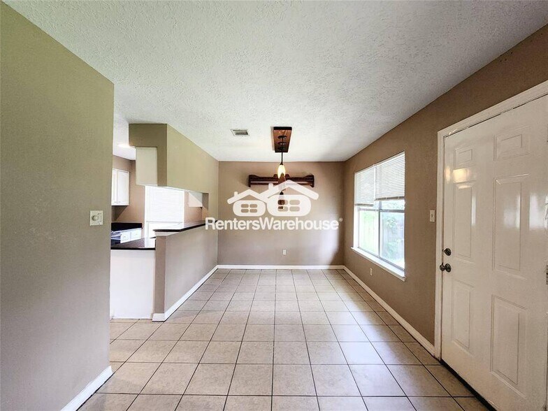 Building Photo - 1359 Tenderden Dr