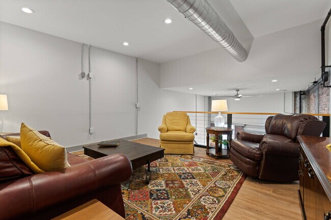 Building Photo - 205 Musgrove St