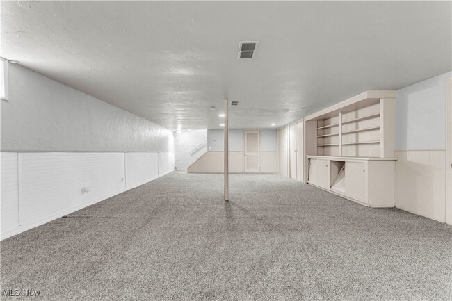 Building Photo - 6481 Glenwillow Dr