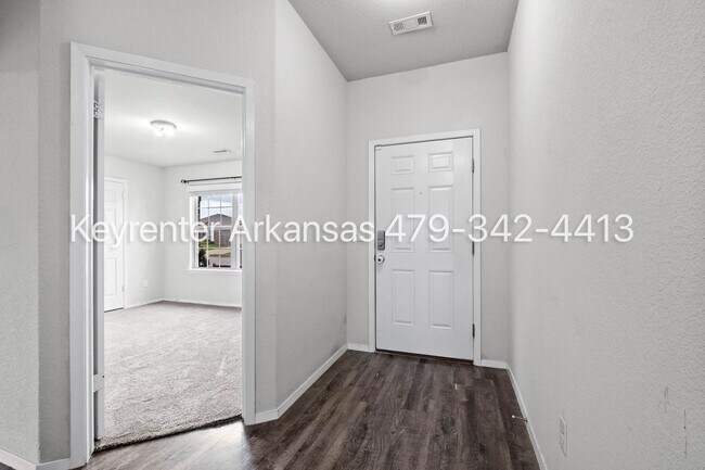 Building Photo - 1600 Edinburgh Dr