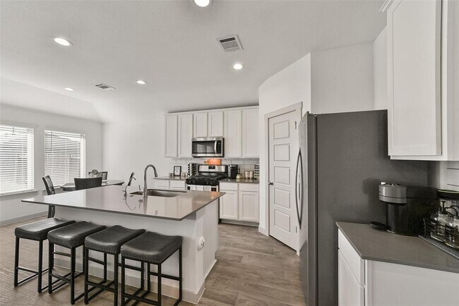 Building Photo - 7834 Golden Rubia Ln
