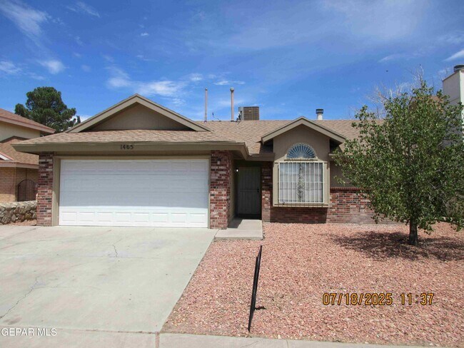 Building Photo - 1465 Sierra De Oro Dr