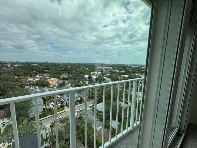 Building Photo - 2611 Bayshore Blvd