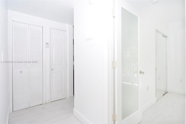 Building Photo - 344 Meridian Ave