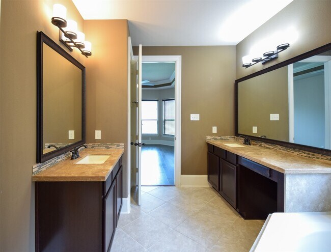 Building Photo - 27363 Pendleton Trace Dr
