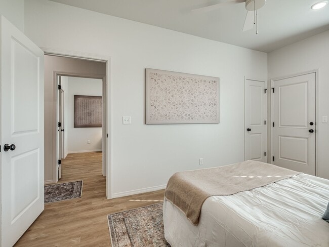 Building Photo - Glenhaven Townhomes