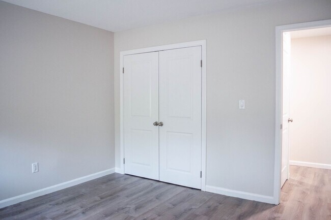 Building Photo - 467 Whalley Ave