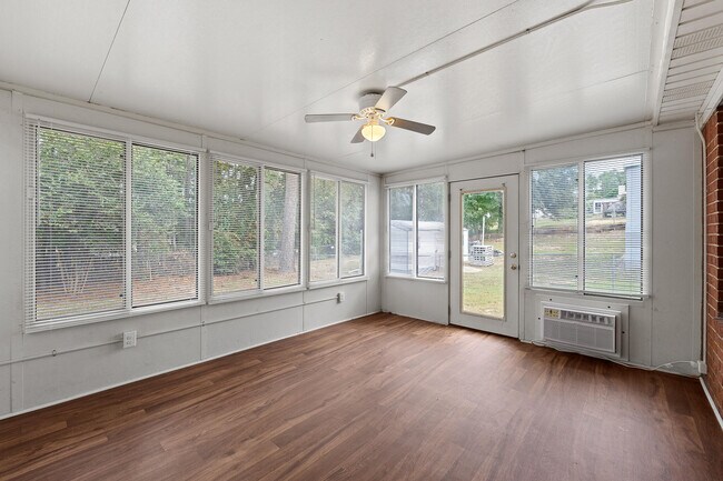 Building Photo - 1856 S Barton Dr