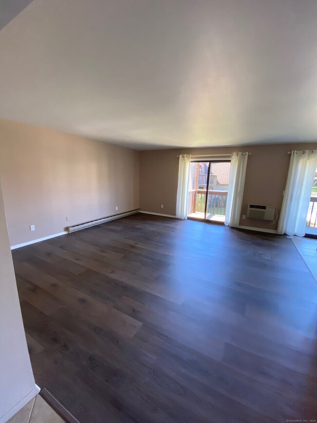 Building Photo - 255 Strawberry Hill Ave