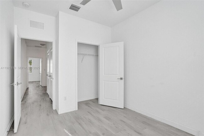 Building Photo - 4029 NW 11 Dr