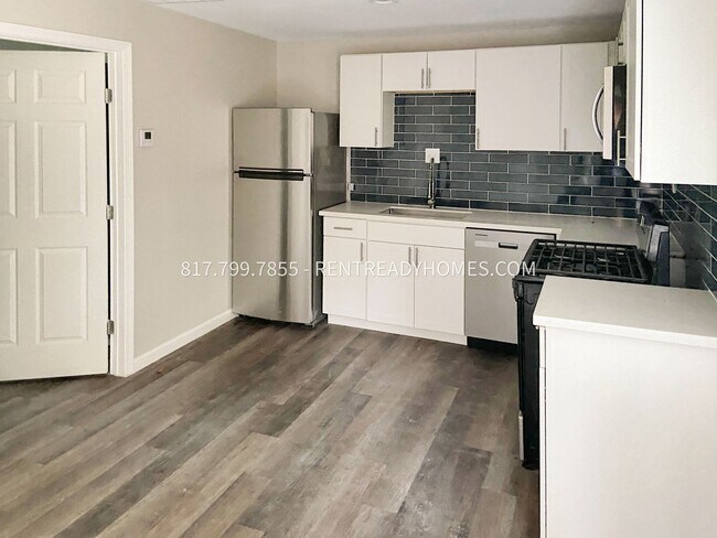 Building Photo - 6318 Sloan St