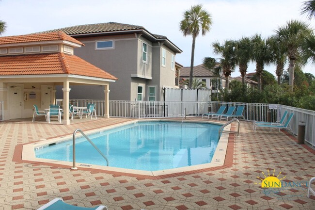 Building Photo - Stunning three bedroom home in Calusa Bay,...