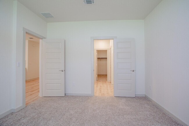 Building Photo - 10712 Deaton Ln