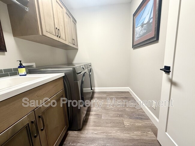 Building Photo - 52327 Ashley Ct