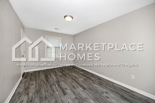 Building Photo - 15120 Balsam Dr SE