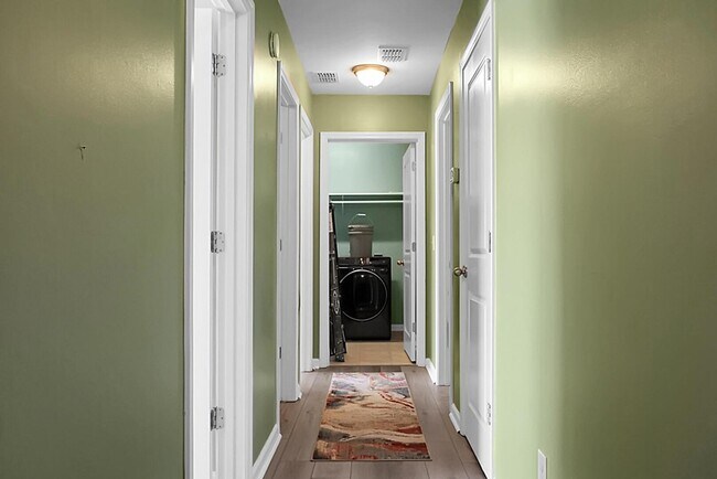 Building Photo - 243 Oglethorpe Cir