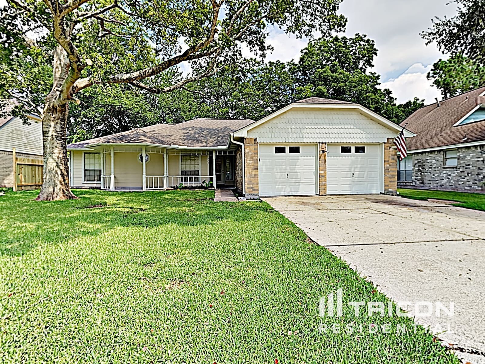 Building Photo - 824 Oakridge Dr