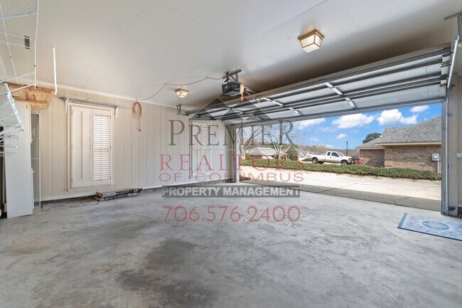 Building Photo - 4856 Spring Ridge Dr