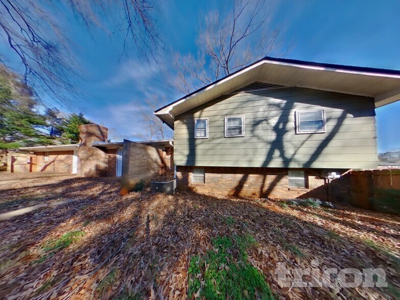 Building Photo - 114 Grassdale Rd