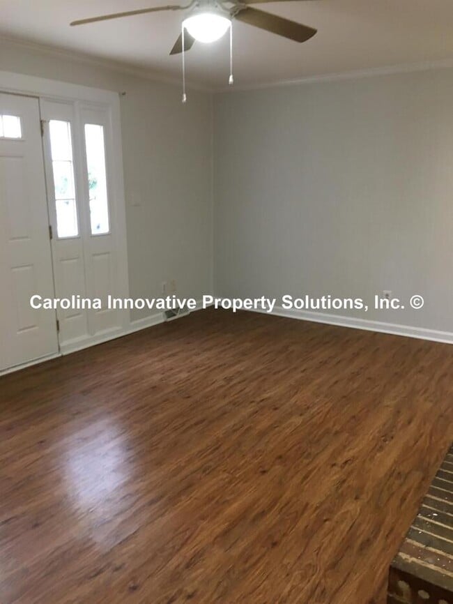 Building Photo - 7622 Helmdale Ave