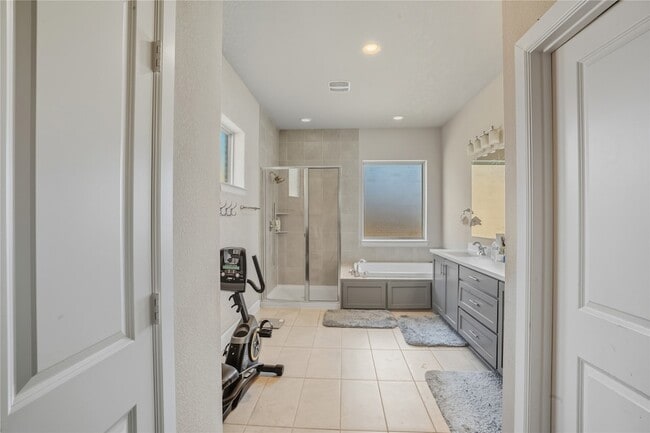 Building Photo - 4301 Meadow Hawk Dr