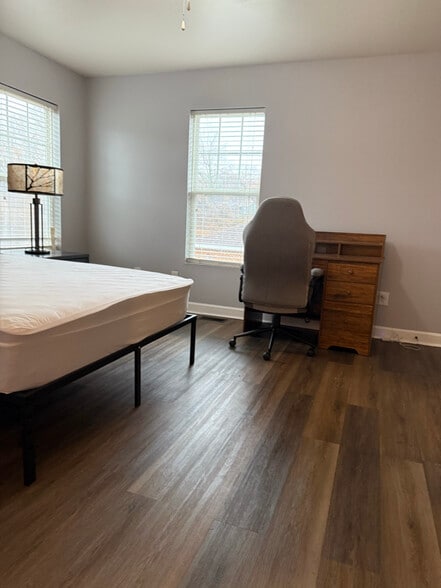 Building Photo - 1624 N Cherry St