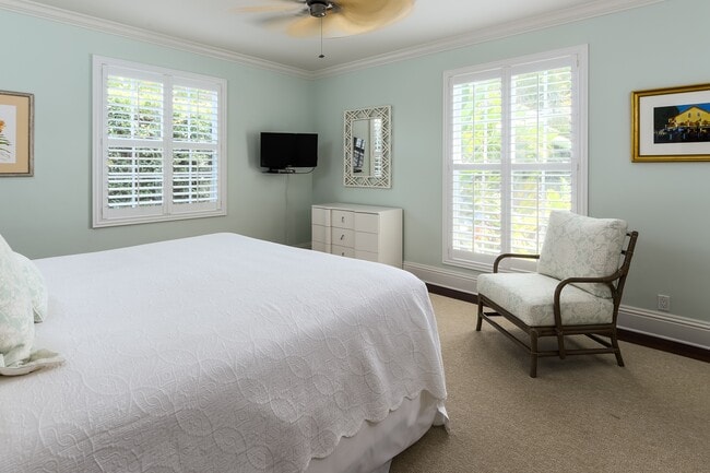 Building Photo - 255 Bahama Ln