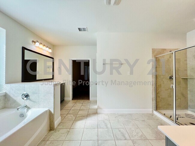 Building Photo - Stunning 2-Story 4/3.5/2 in Marine Creek R...