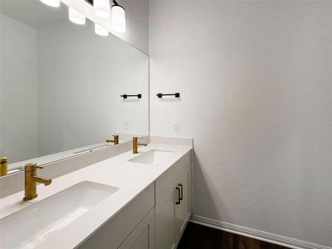 Building Photo - 2725 Woodall Dr