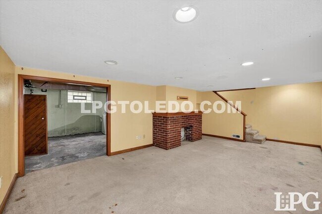 Building Photo - 4120 Parrakeet Ave