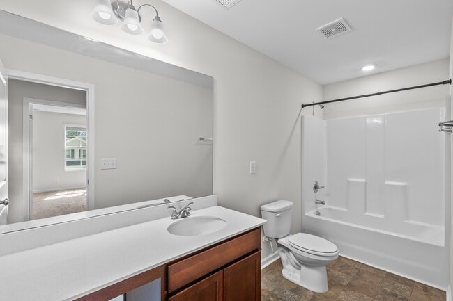 Building Photo - 424 Keeble Dr
