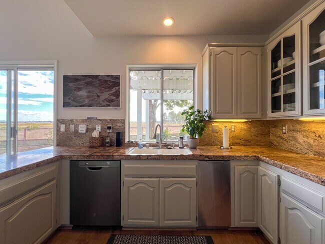 Building Photo - 35 Regatta Way