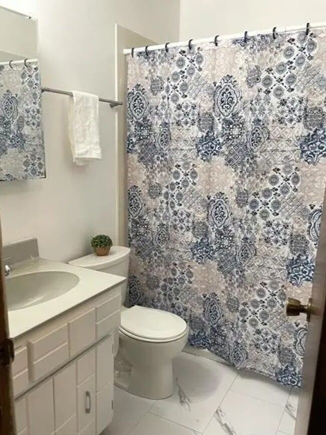 Building Photo - Prime Papillion Location Near Schools & Amenities