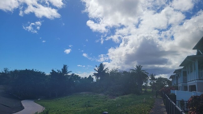 Building Photo - 1175-D