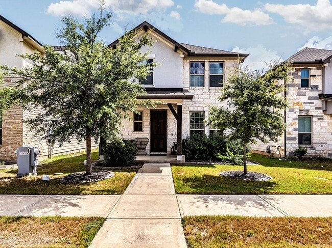 Building Photo - Beautiful and Contemporary 3 BR / 2.5 BA H...