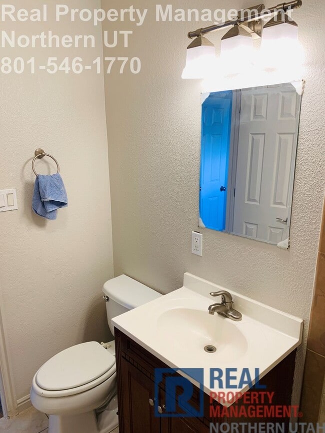Building Photo - 3 Bed 1 Bath Ogden Home Now Available!