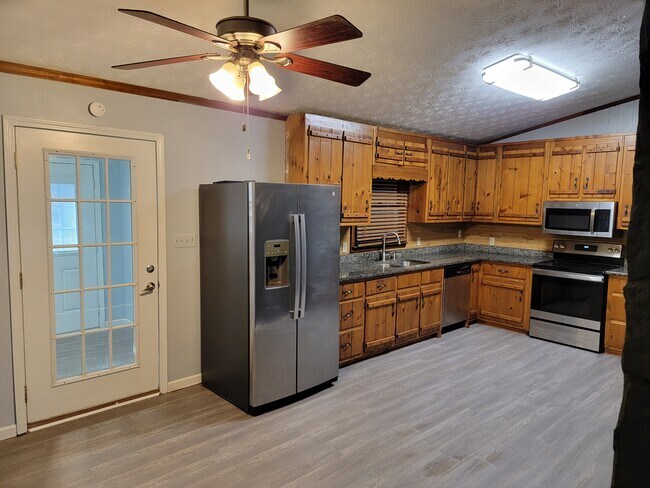 Country Kitchen - 255 Rocky Ridge Dr