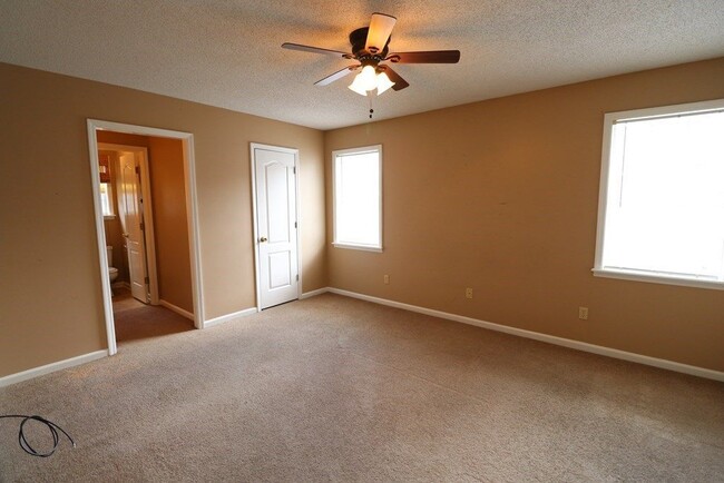 Building Photo - Cozy Retreat: Charming 3-Bedroom Home with Cul-de-Sac Location in Valdosta, GA