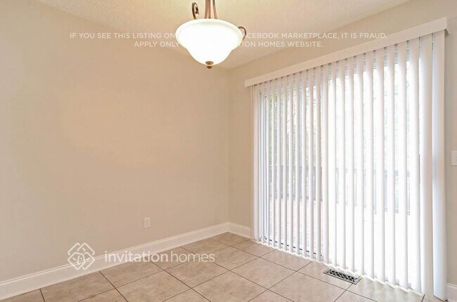 Building Photo - 3421 Stone Ridge Dr