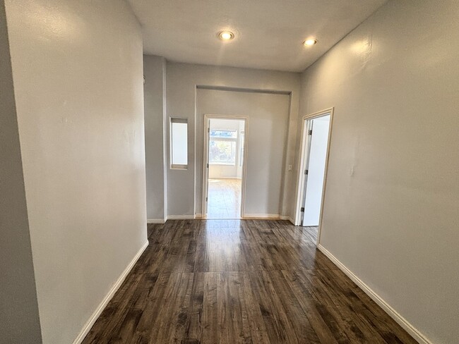 Building Photo - 517 S 500 E