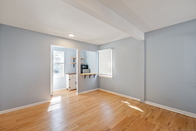 Building Photo - 19 S Kerema Ave