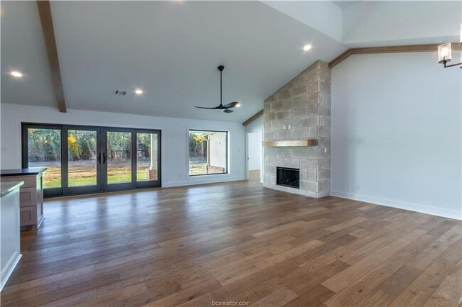 Building Photo - Historic District Gem! 4/3.5 Home Less tha...