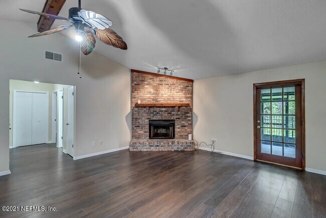 Building Photo - 4518 Crosstie Rd N